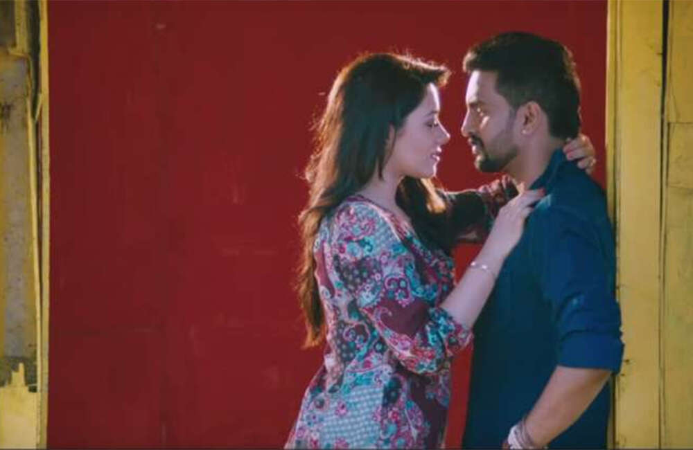 A still from Dhilluku Dhuddu