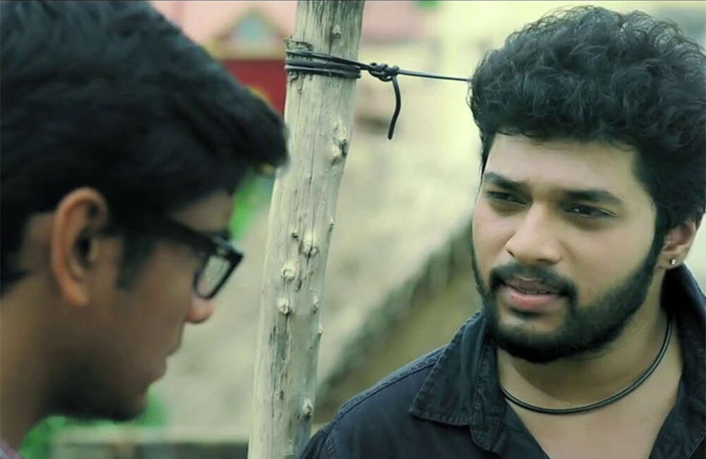 A still from Naalu Peruku Nalladhuna Edhuvum Thappilla
