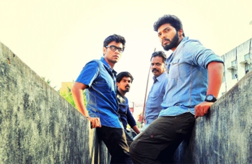 A still from Naalu Peruku Nalladhuna Edhuvum Thappilla