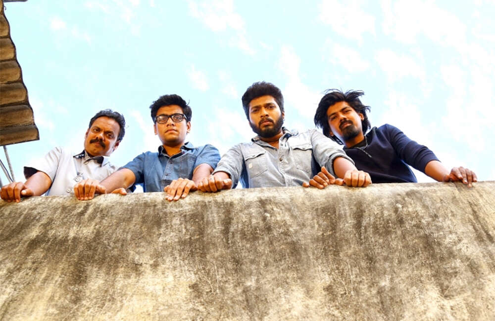 A still from Naalu Peruku Nalladhuna Edhuvum Thappilla