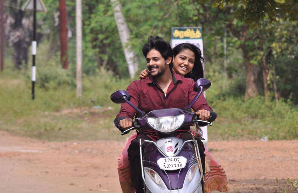 A still from Inaya Thalaimurai