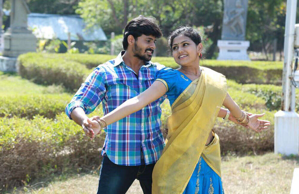 A still from Inaya Thalaimurai