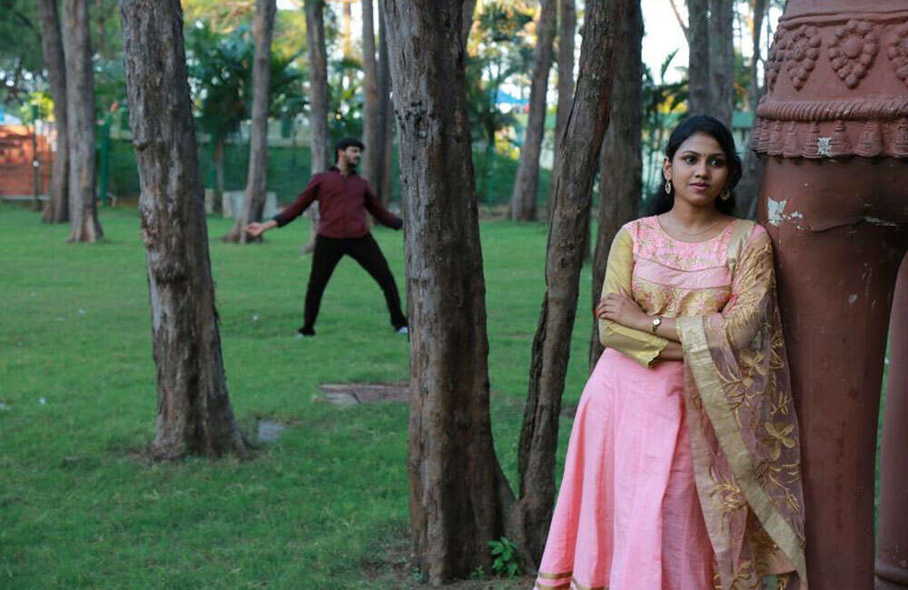 A still from Inaya Thalaimurai