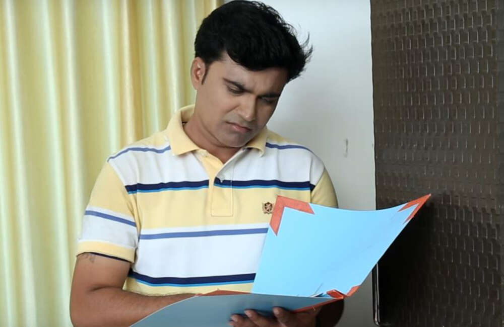 A still from Double Dealer