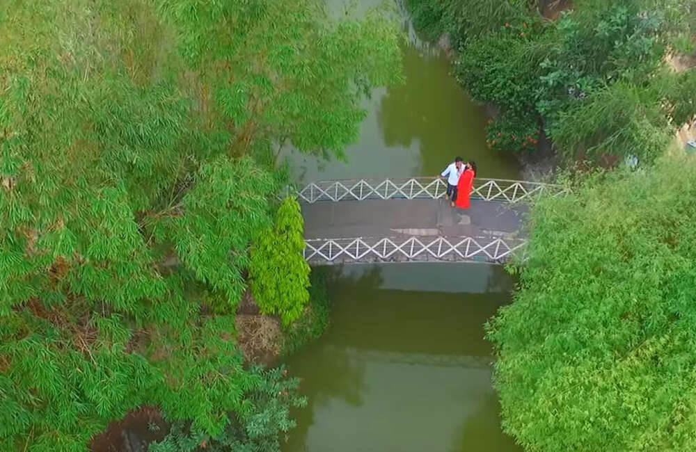 A still from Double Dealer
