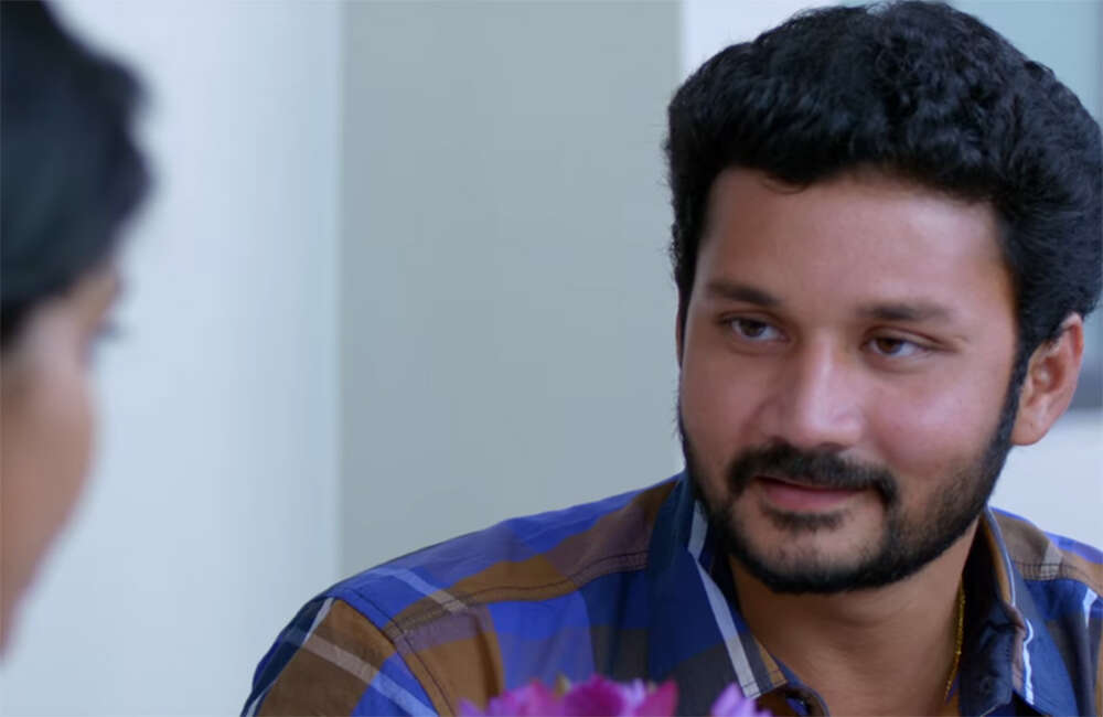 A still from Ivan Yarendru Therikiratha