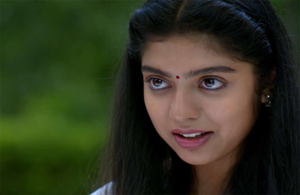 A still from Ivan Yarendru Therikiratha
