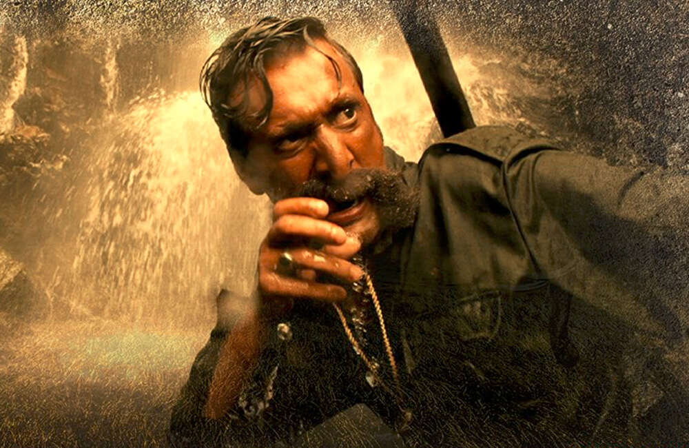 A still from Villathi Villan Veerappan