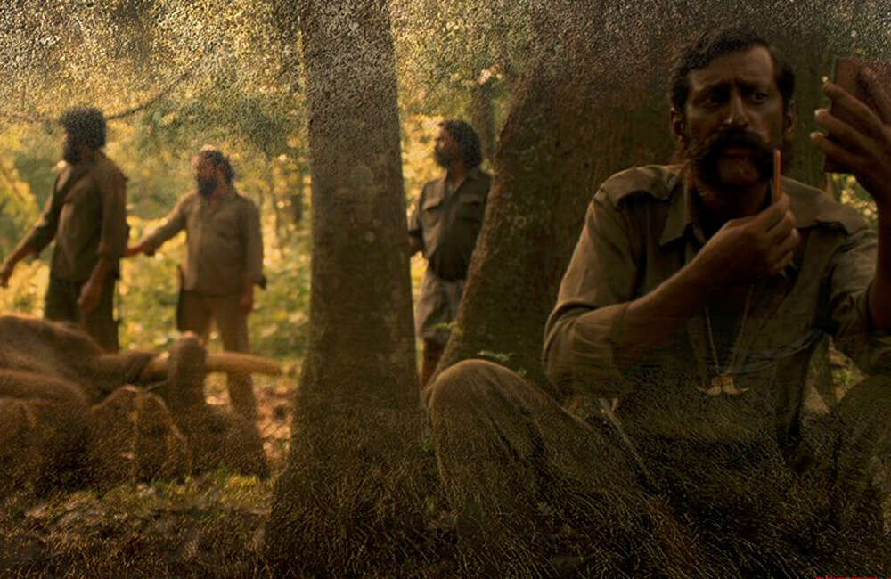 A still from Villathi Villan Veerappan