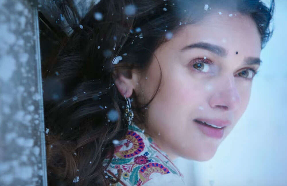 A still from Cheliyaa