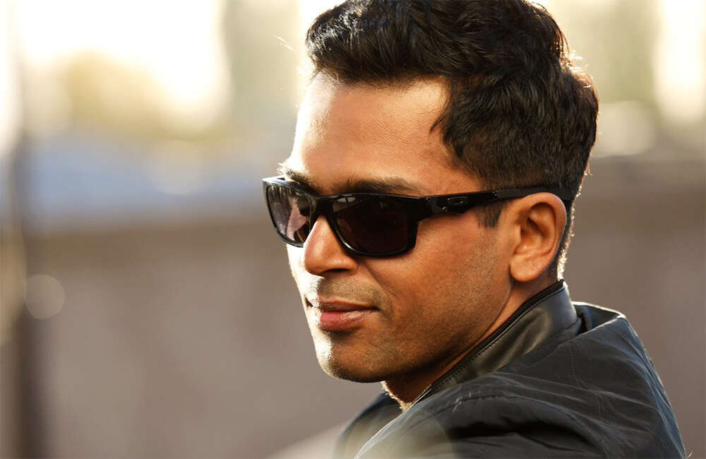 A still from Cheliyaa