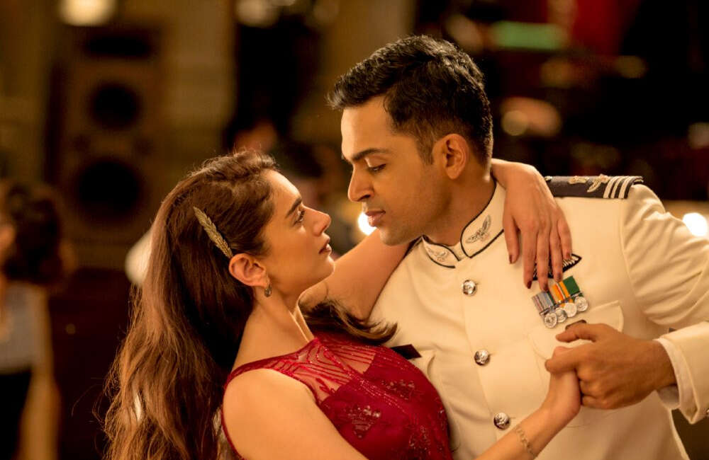 A still from Cheliyaa