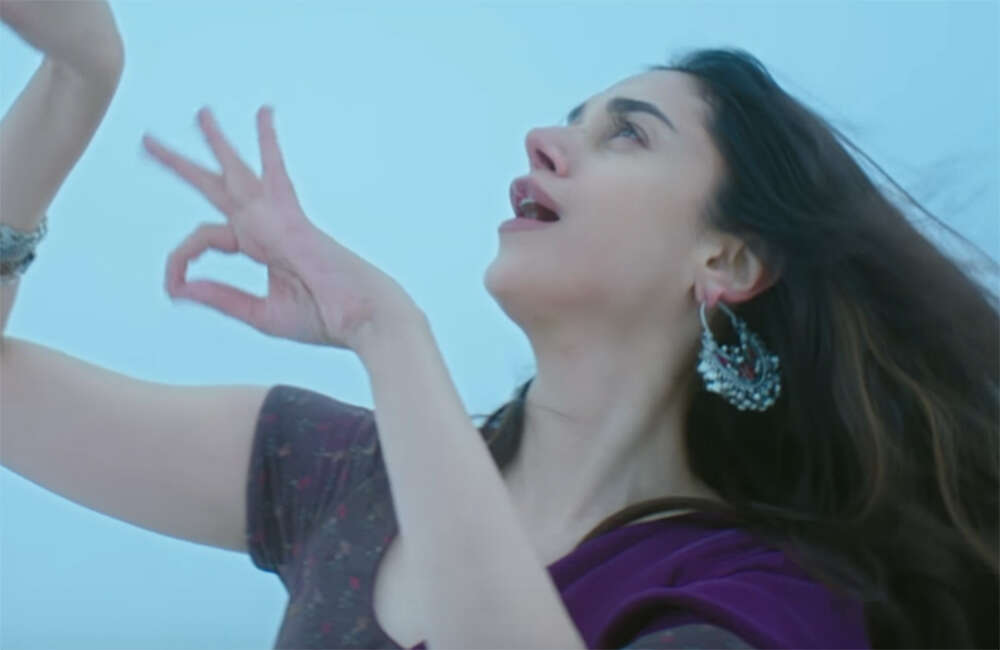 A still from Cheliyaa