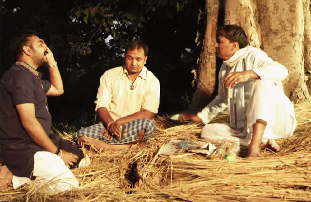 A still from Kutumb The Family