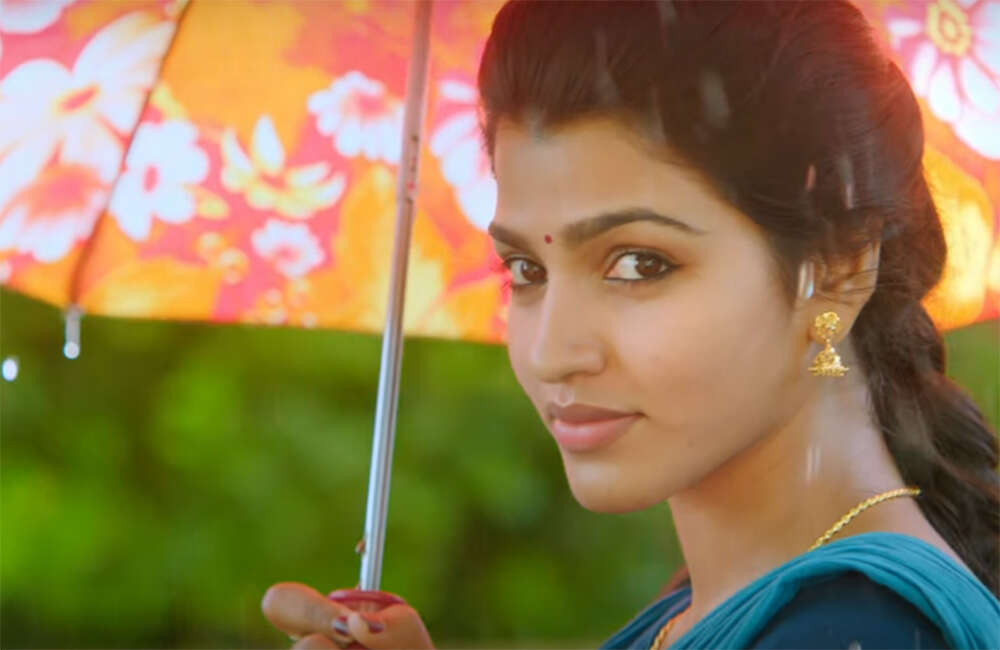 A still from Kaalakkoothu