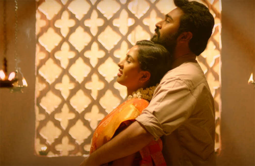 A still from Kaalakkoothu