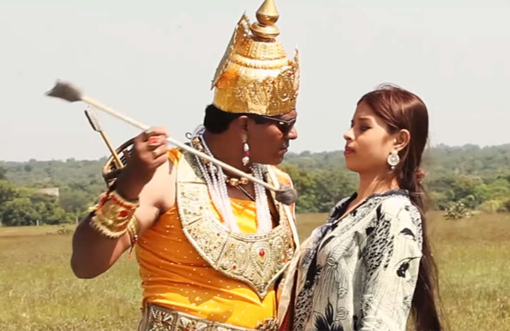 A still from Evandi Aayana Oorelladu