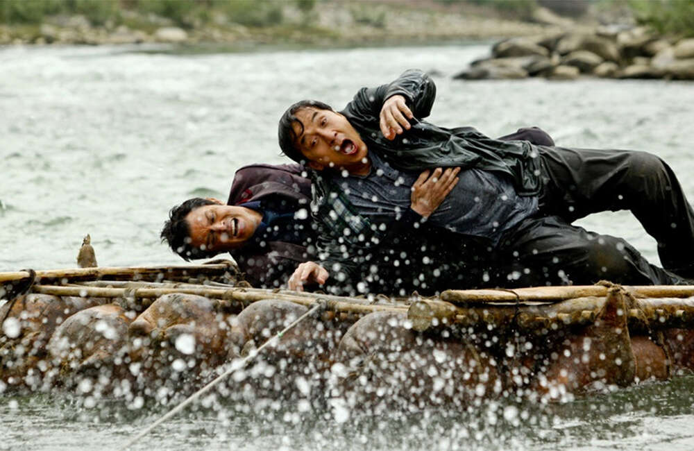 A still from Iru Killadigal