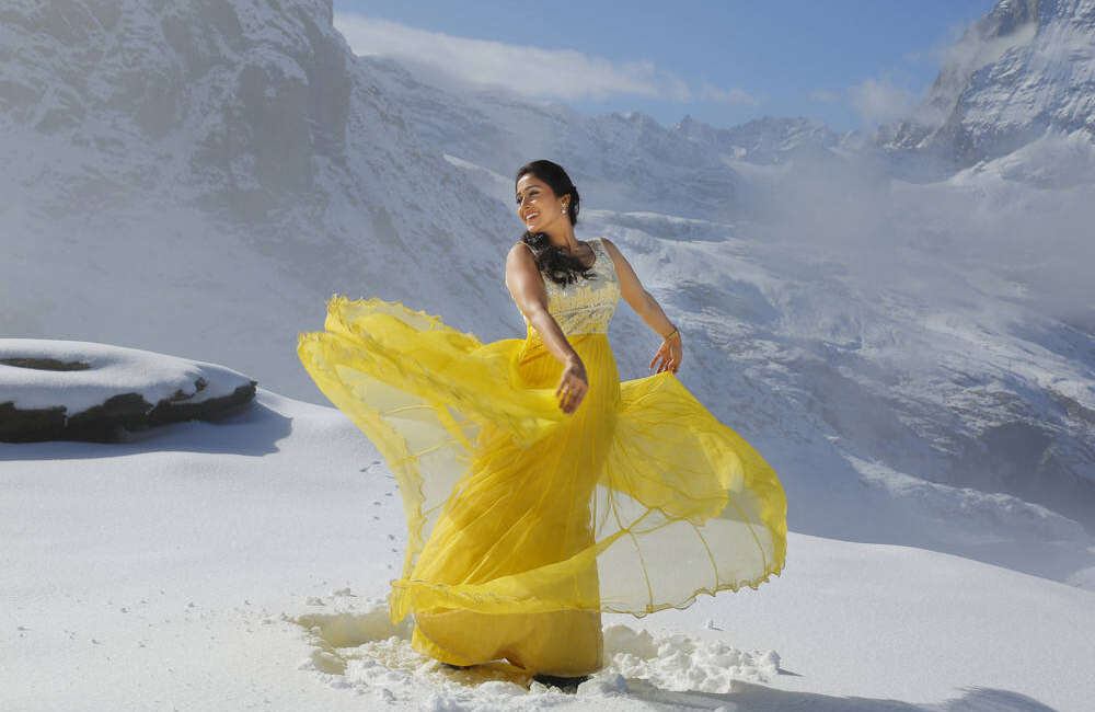 A still from Mard Ki Zabaan 2