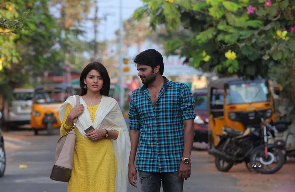 A still from Maa Abbayi