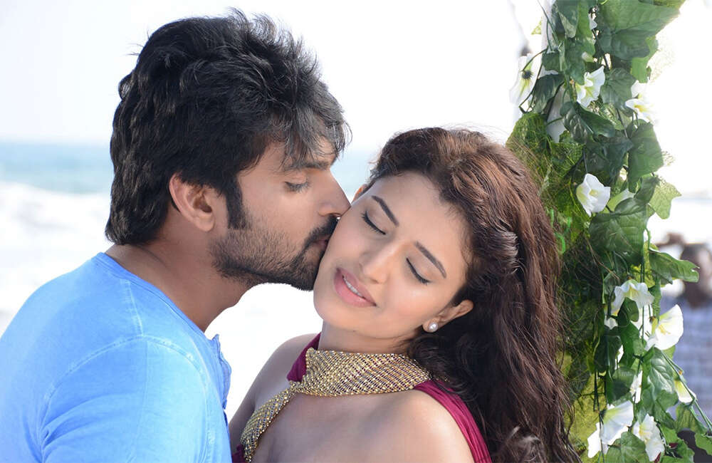 A still from Maa Abbayi