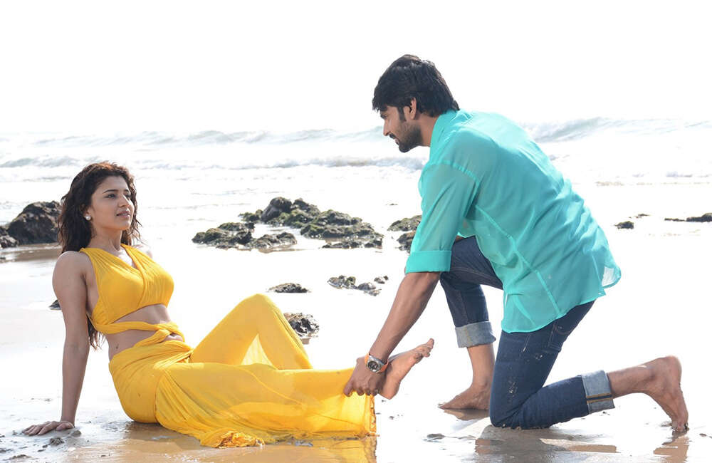 A still from Maa Abbayi