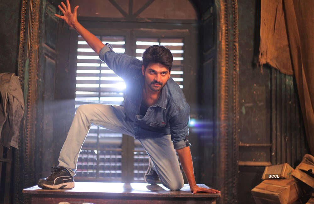 A still from Maa Abbayi