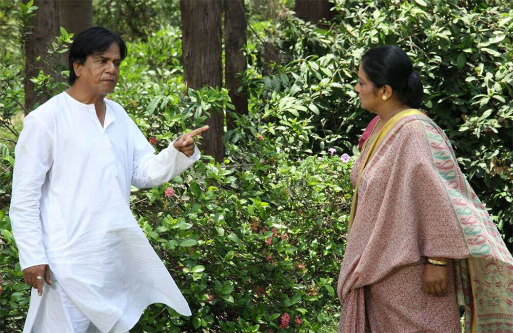 A still from Ye Hai Gaddar Dil