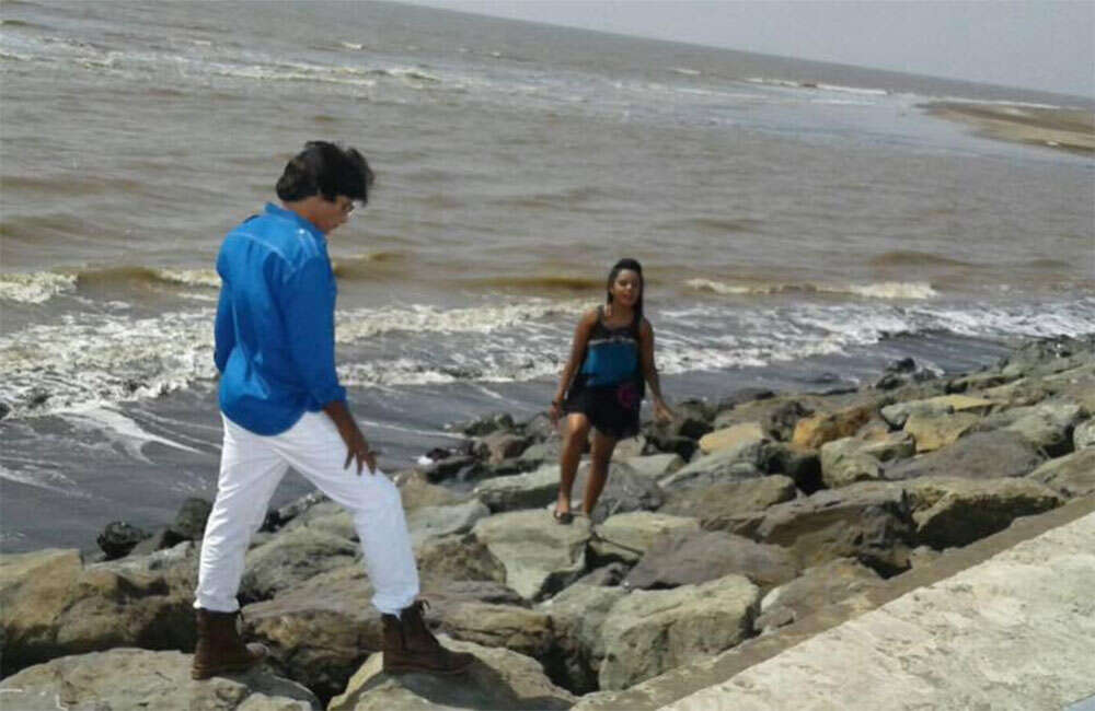 A still from Ye Hai Gaddar Dil