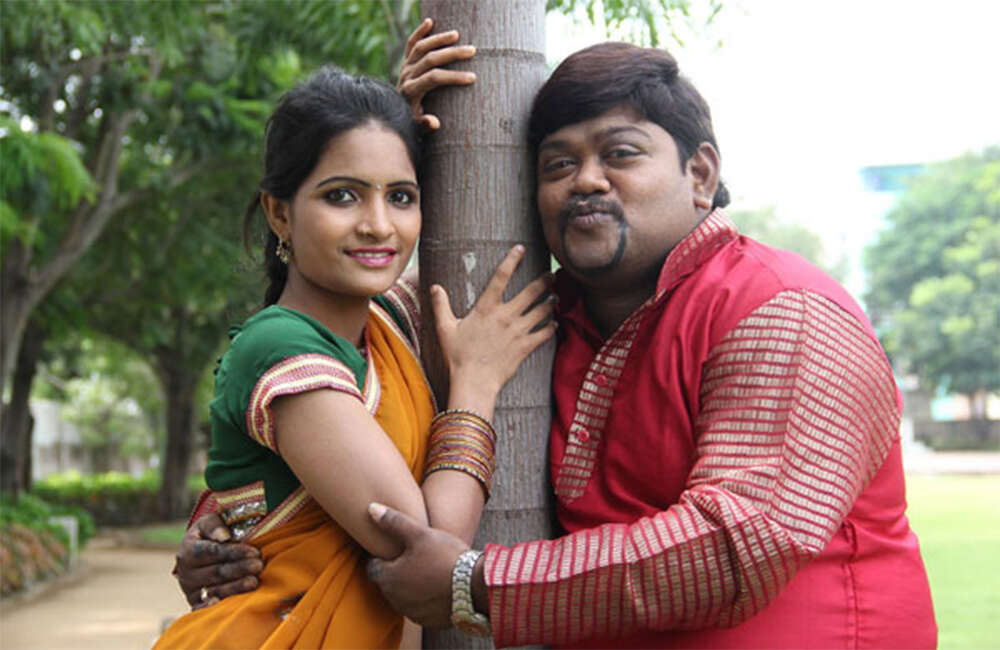 A still from Nuvvu Evaro Nenu Evaro