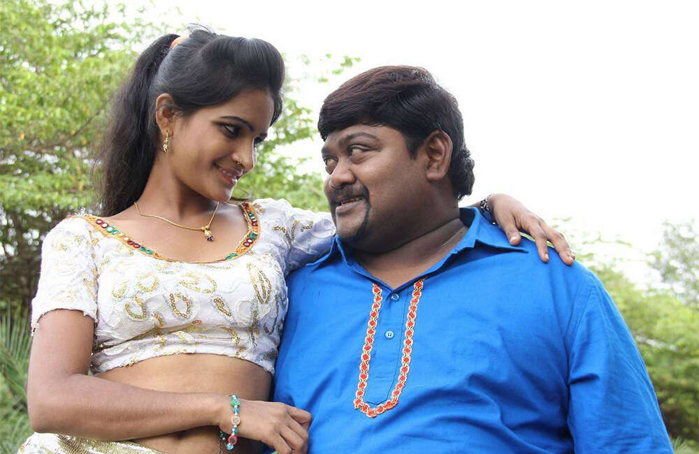 A still from Nuvvu Evaro Nenu Evaro