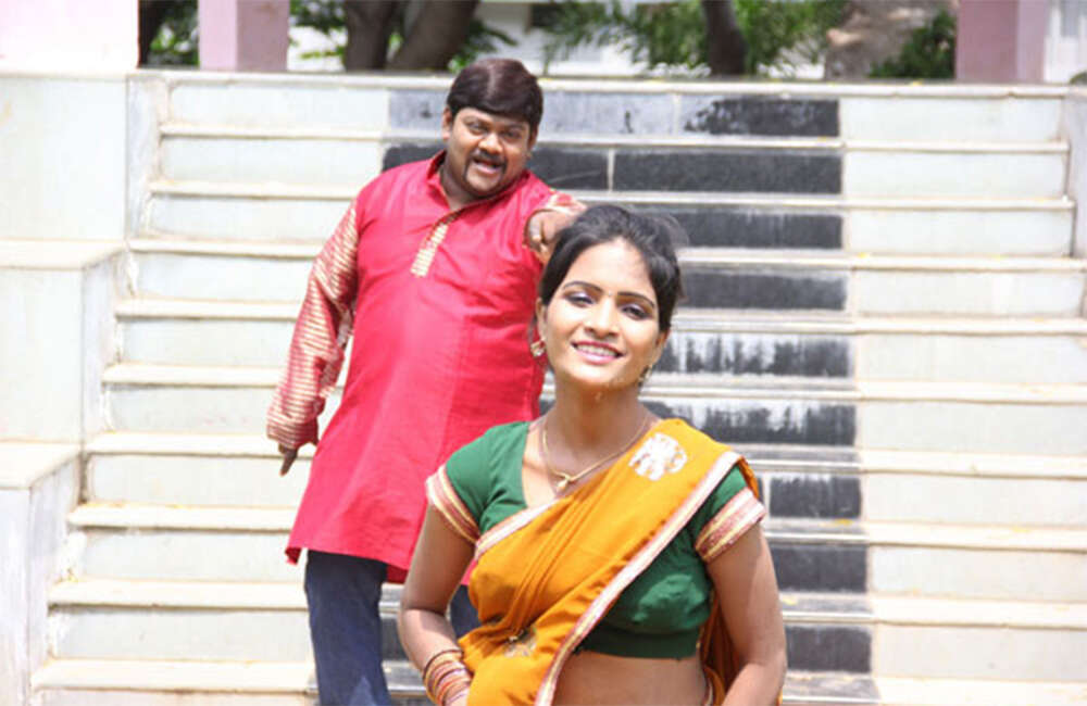 A still from Nuvvu Evaro Nenu Evaro