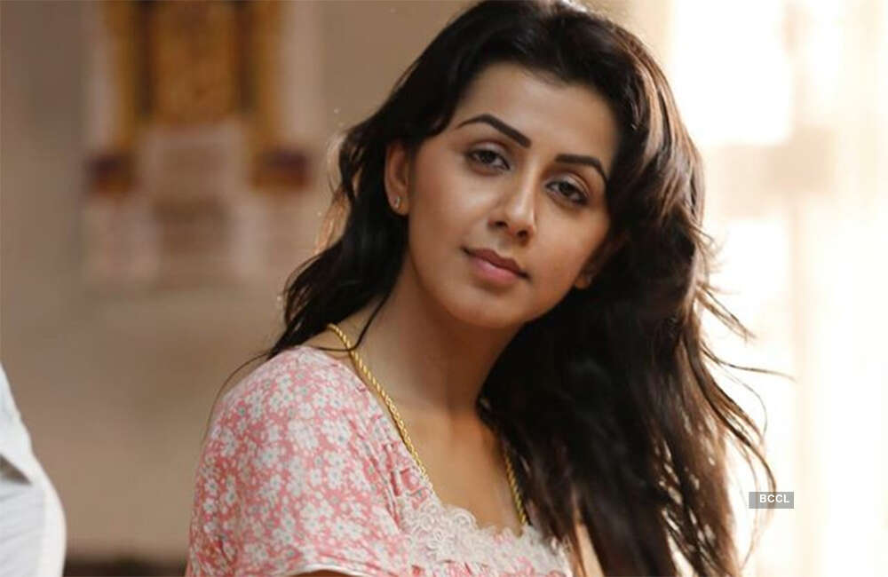 A still from Maragatha Naanayam