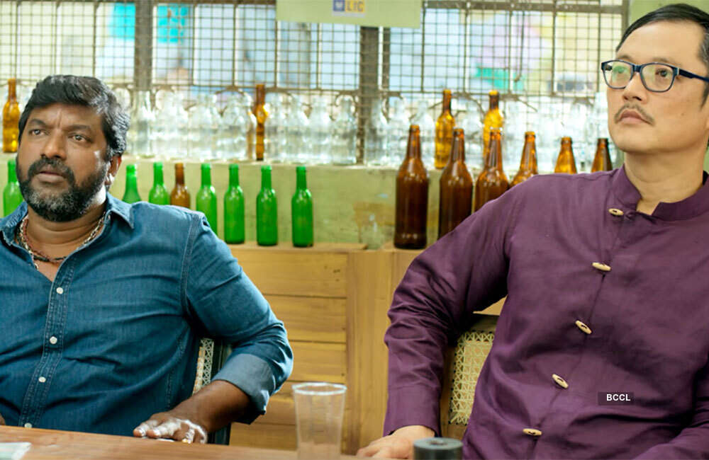 A still from Maragatha Naanayam