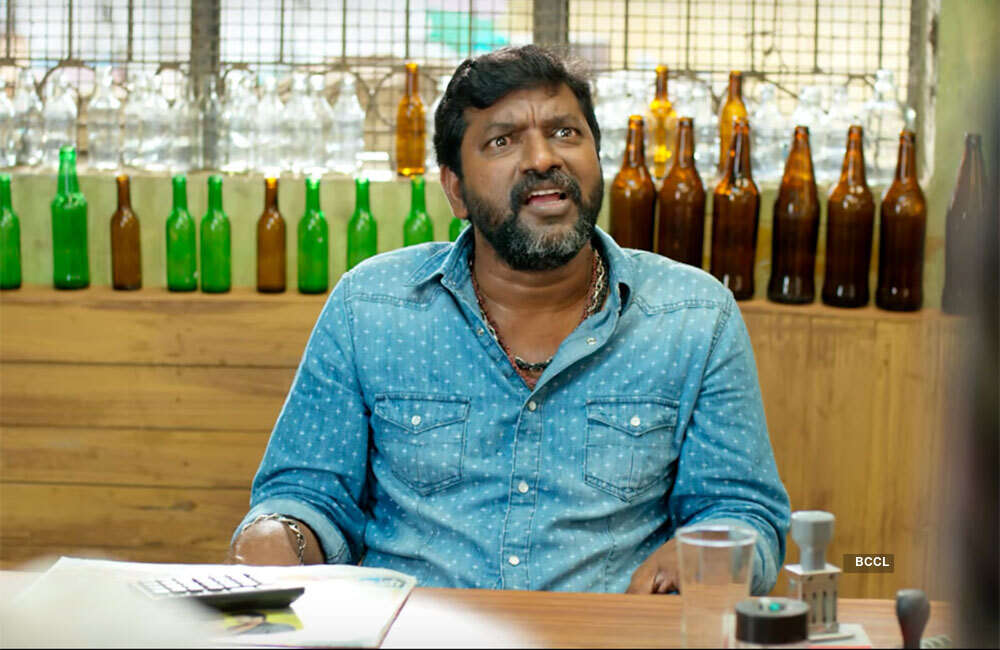 A still from Maragatha Naanayam