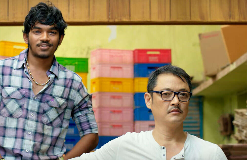 A still from Maragatha Naanayam