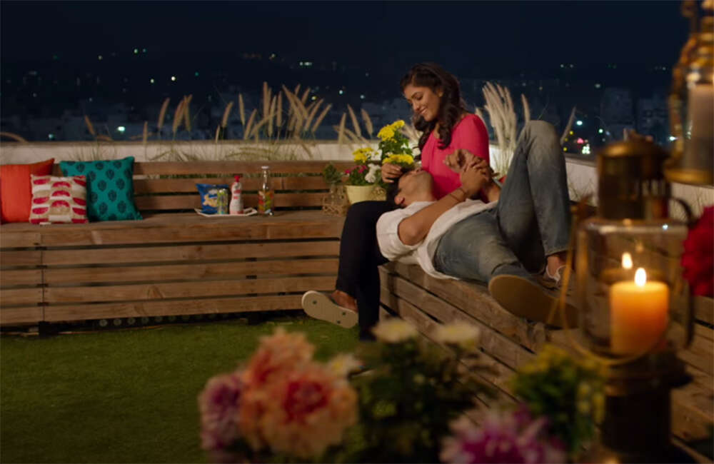 A still from Ami Tumi