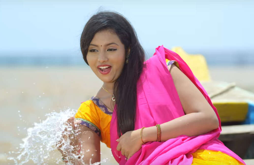 A still from Mixture Potlam