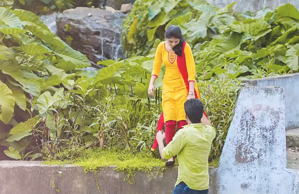 A still from Kadhal Kan Kattuthe