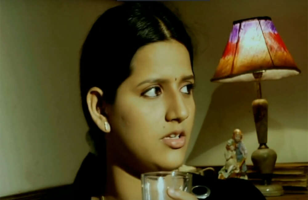 A still from Unnai Thottu Kolla Vaa