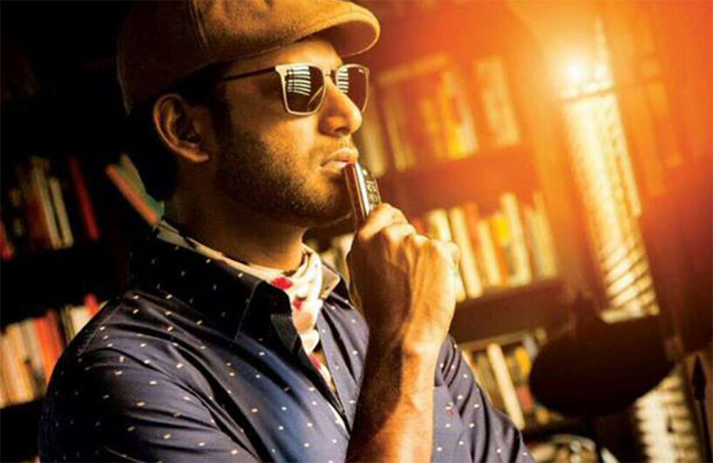 A still from Thupparivalan