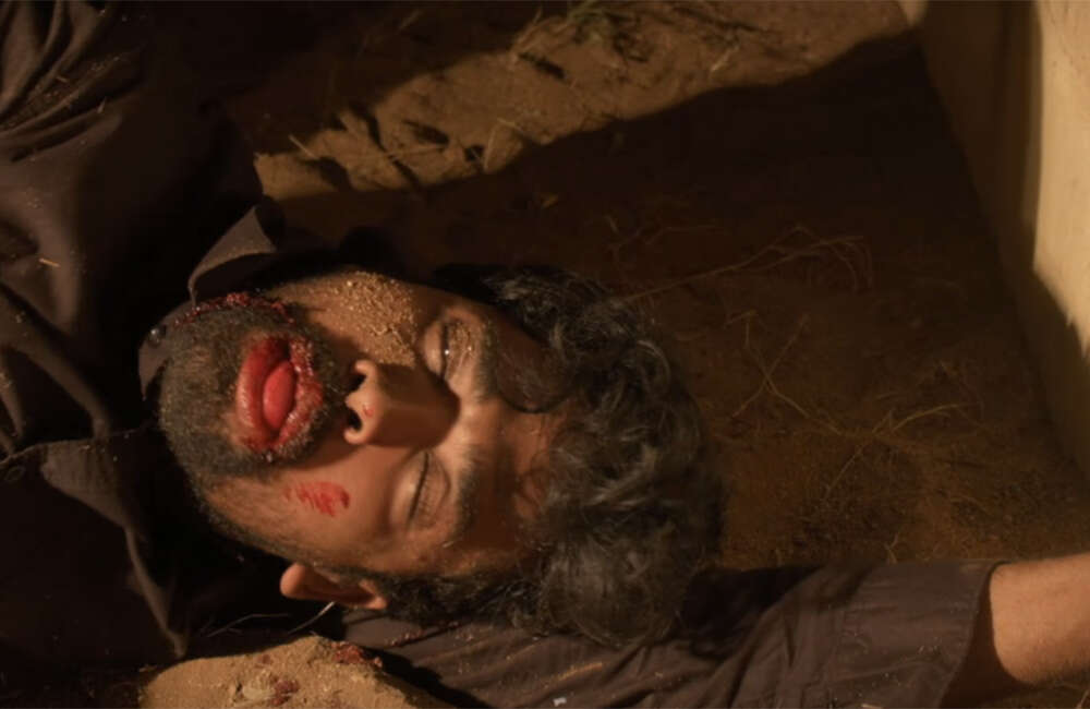 A still from Pragamiyam
