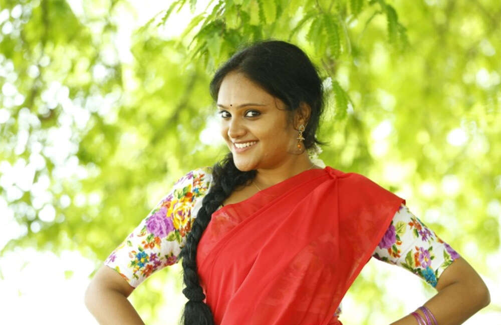 A still from Engeyum Naan Iruppen