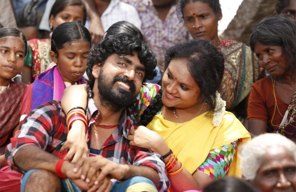 A still from Engeyum Naan Iruppen