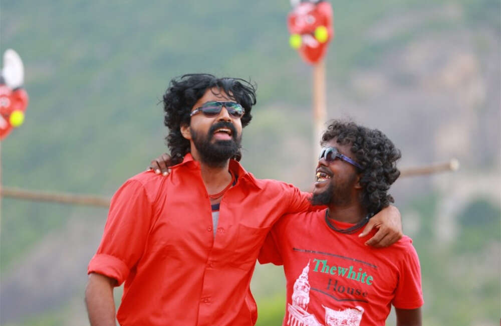 A still from Engeyum Naan Iruppen