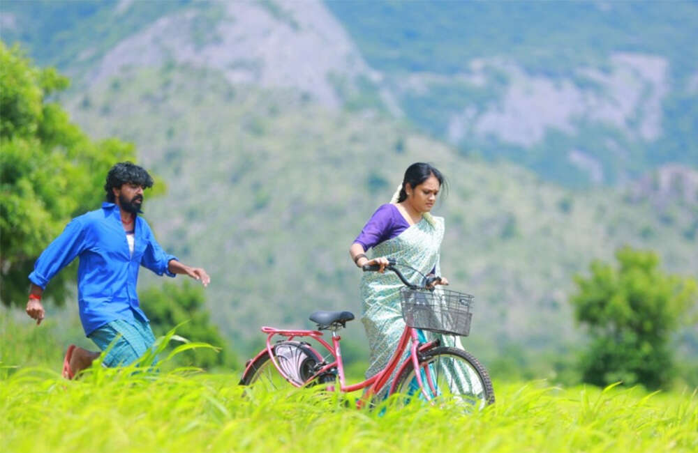 A still from Engeyum Naan Iruppen