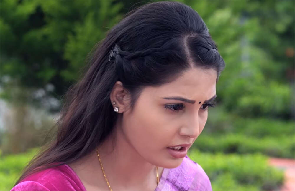 A still from Yendha Nerathilum