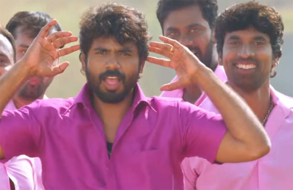 A still from Yendha Nerathilum