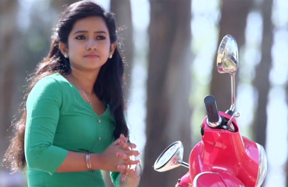 A still from Yendha Nerathilum