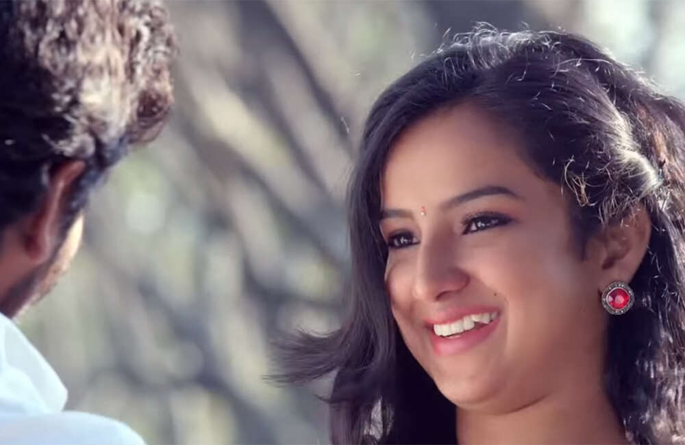 A still from Yendha Nerathilum